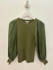 Mixed Pleated Sleeve Knit Top