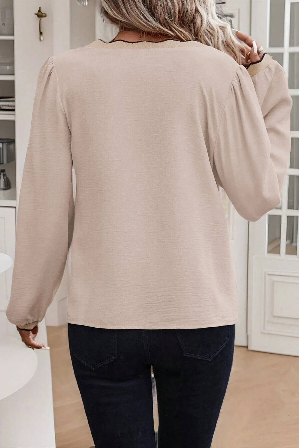 Contrast Scallop Trim Long Sleeve Top