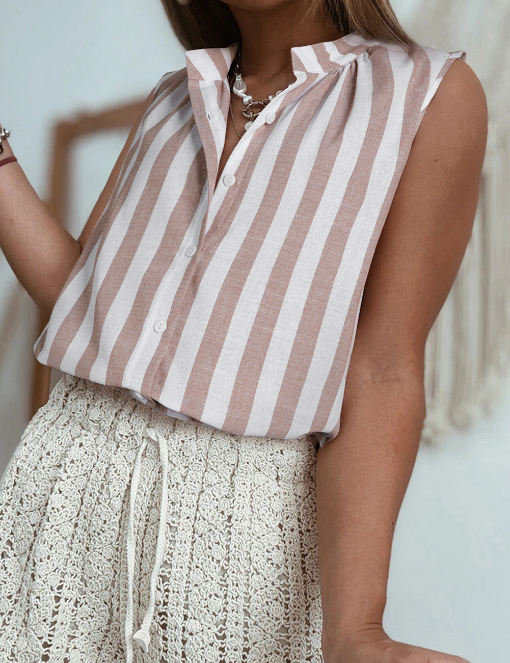 LC2556185-P1619-2.jpg