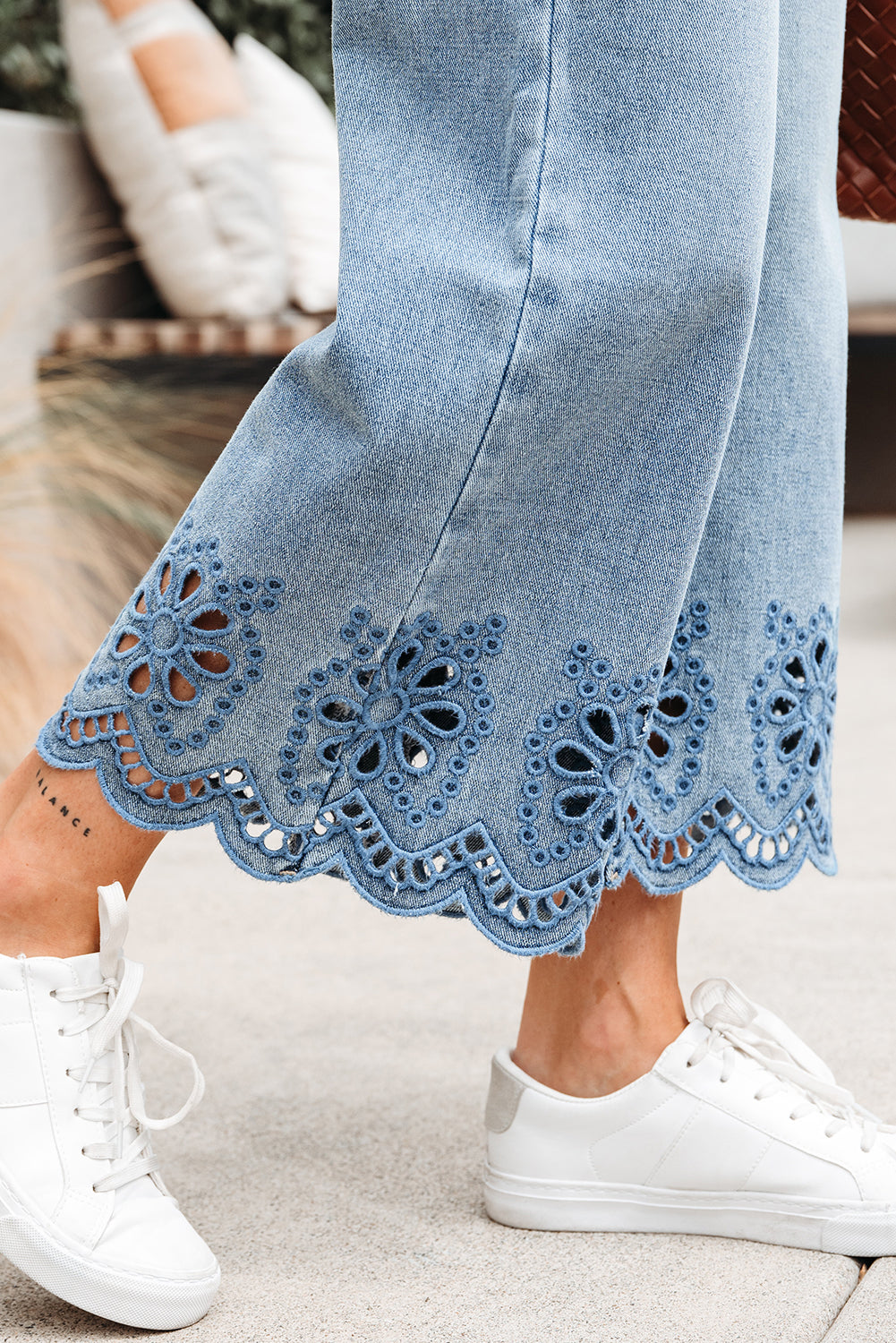 Embroidered Cropped Wide Leg Jeans